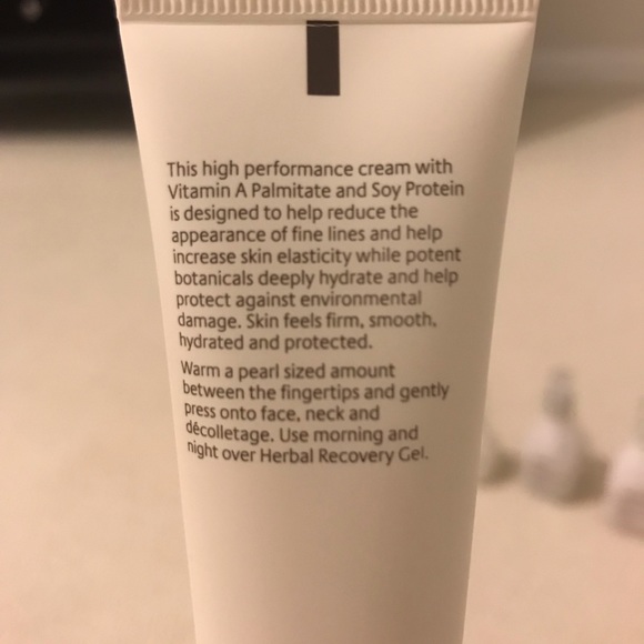 Jurlique Balancing Day Cream - Picture 3 of 3